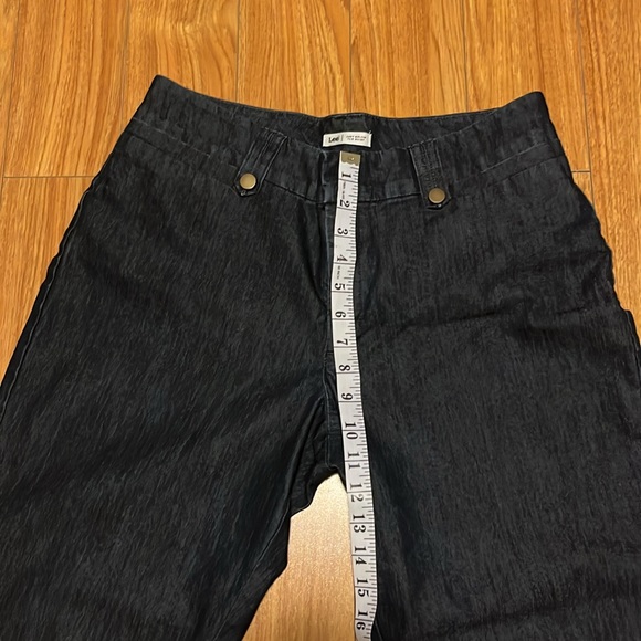 Lee Jeans Women Just Below The Waist Capri shorts Stretch Denim Cotton 12 Medium - Picture 9 of 11